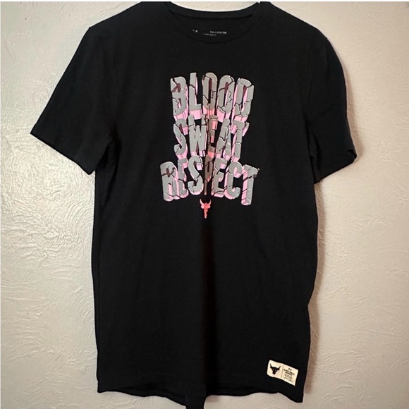 Youth Under Armour Black Tee with Pink Graphic | Size XL - Picture 2 of 8